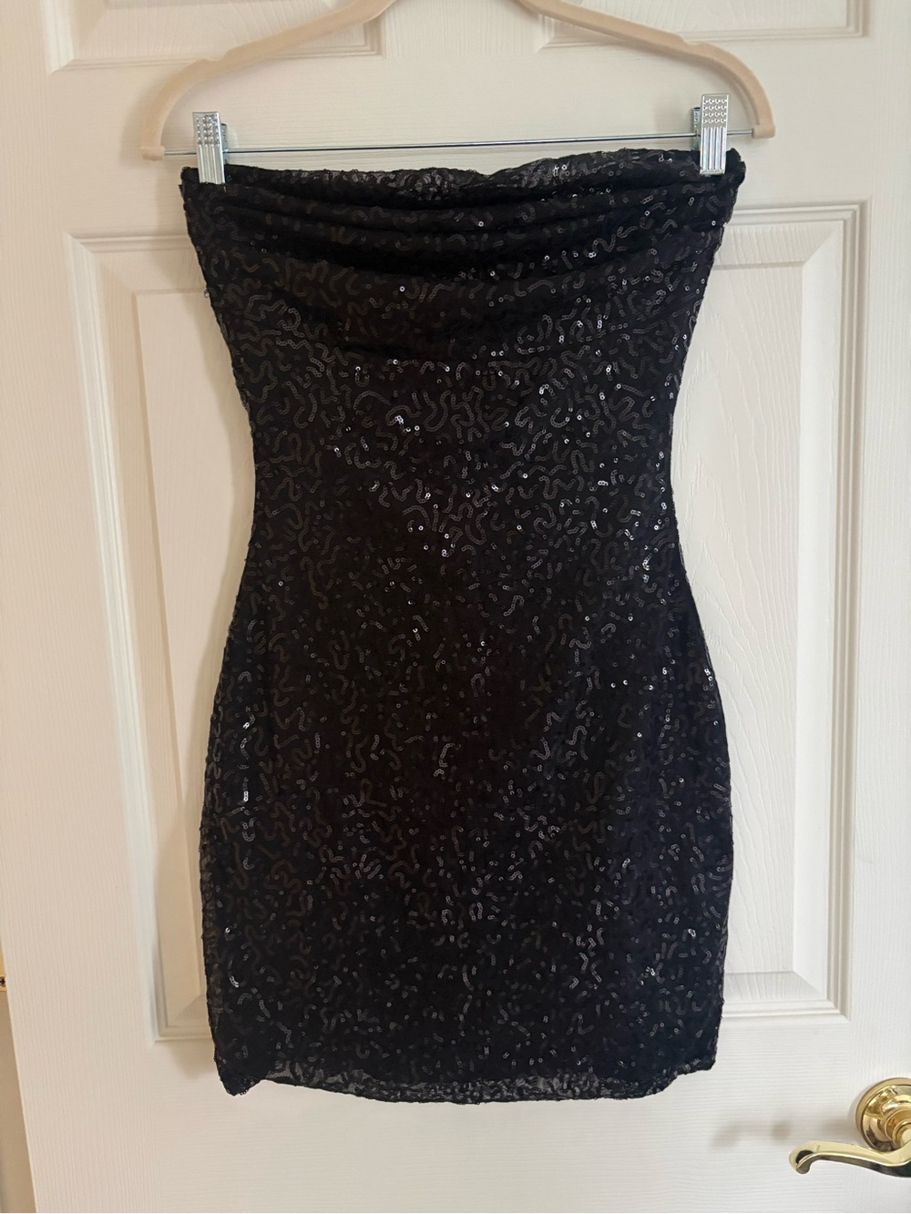 Women’s strapless Windsor dress